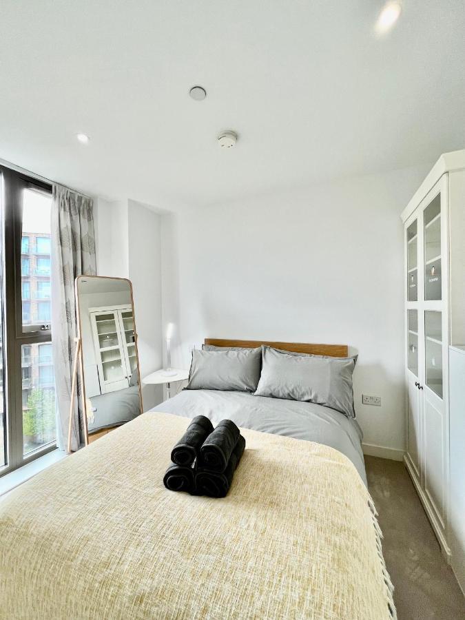 Luxury 2 Bedroom 2 Bathroom Apartment - London City Airport Esterno foto