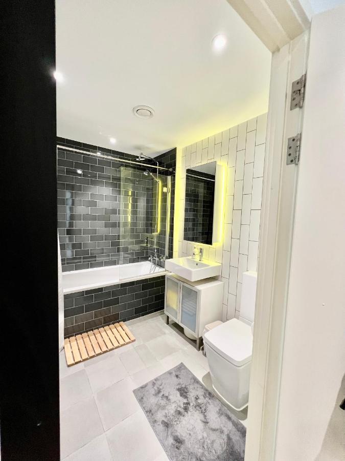 Luxury 2 Bedroom 2 Bathroom Apartment - London City Airport Esterno foto