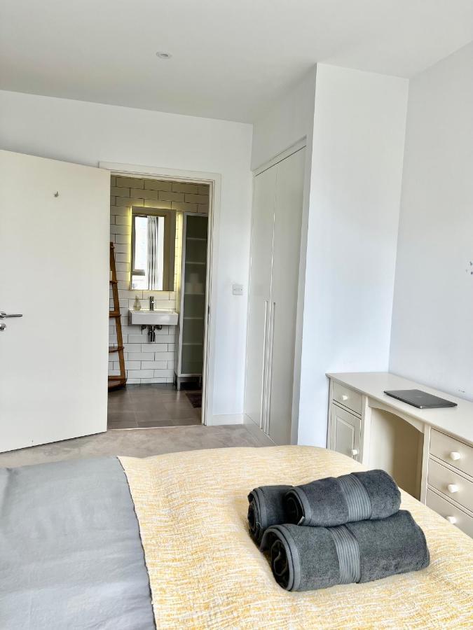Luxury 2 Bedroom 2 Bathroom Apartment - London City Airport Esterno foto