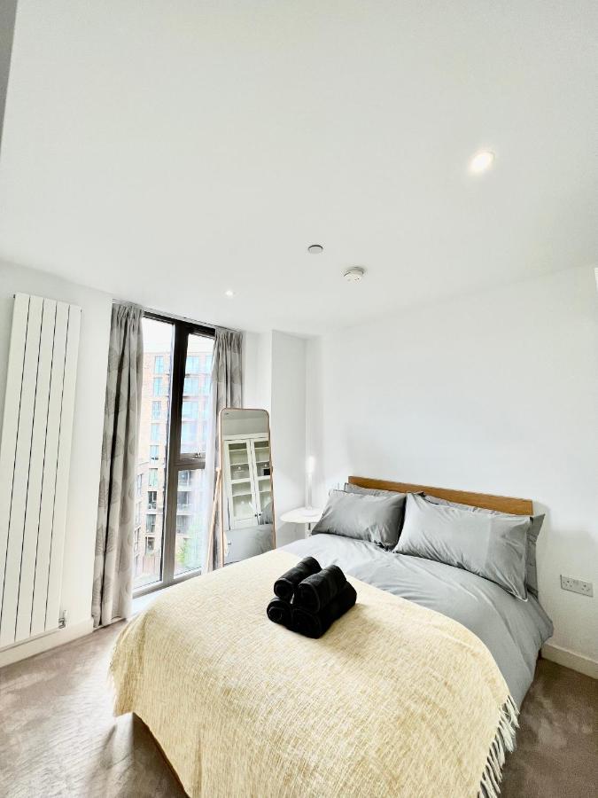 Luxury 2 Bedroom 2 Bathroom Apartment - London City Airport Esterno foto